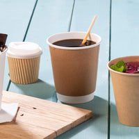 Coffee-to-go-Becher aus Pappe, doppelwandig – Einweg für Heißgetränke