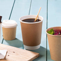 Coffee-to-go-Becher aus Pappe, doppelwandig – Einweg für Heißgetränke