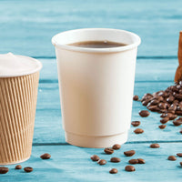 Coffee-to-go-Becher aus Pappe, doppelwandig – Einweg für Heißgetränke