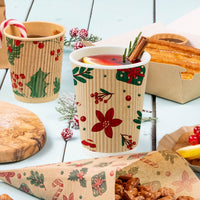 Riffelbecher 300 ml mit Glühwein, Zimtstange und Weihnachtsgebäck