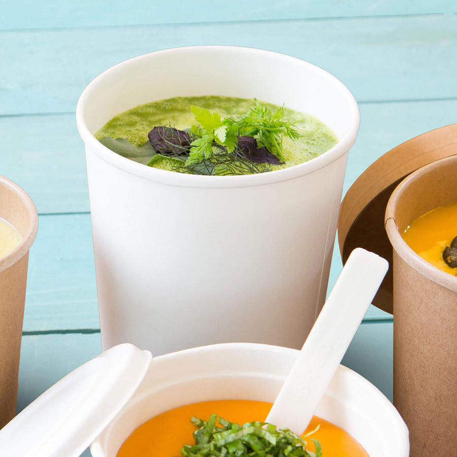 Suppe, Salat und Eis aus einem Becher