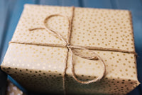 Geschenkpapier Set aus Recyclingpapier – Kraftpapier-Rollen