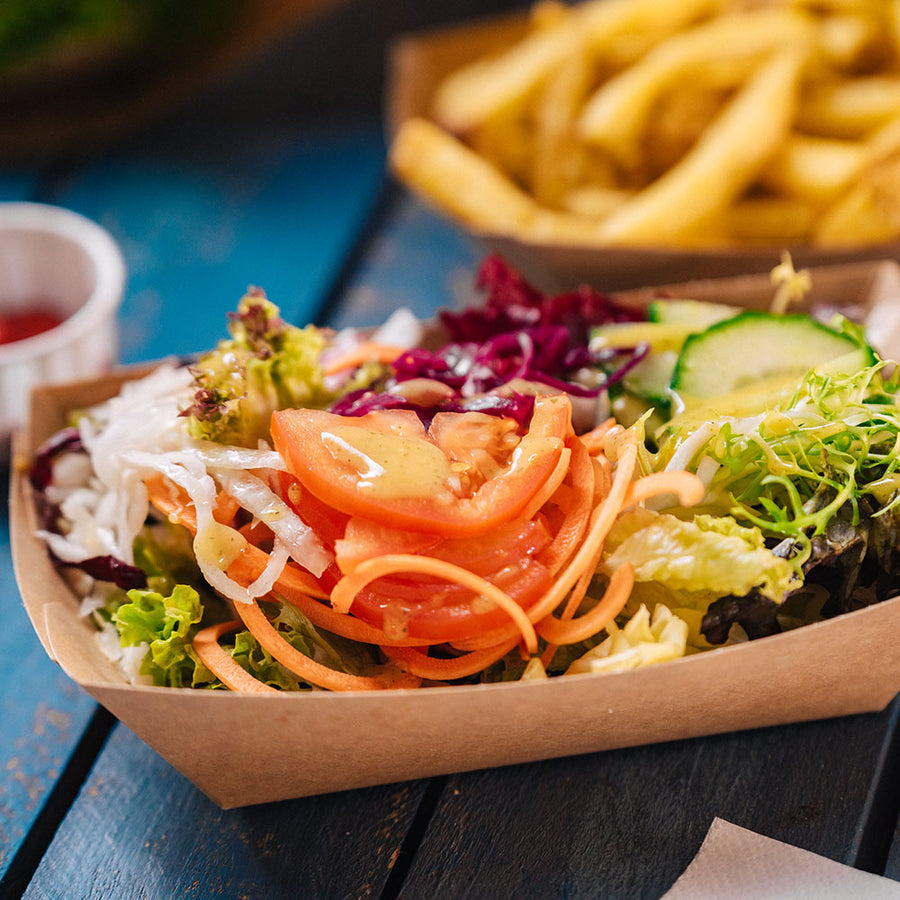 Salat und Beilagen sauber portioniert